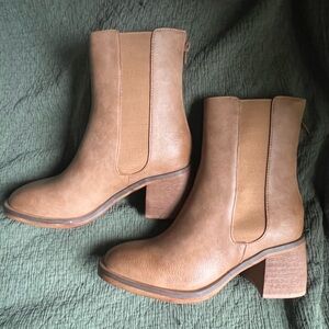 Women's Tan Ankle Boots